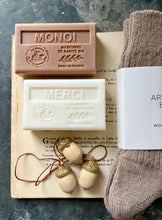 Silent Night Gift Box