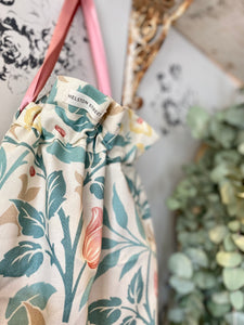 Vintage Floral Drawstring Bag